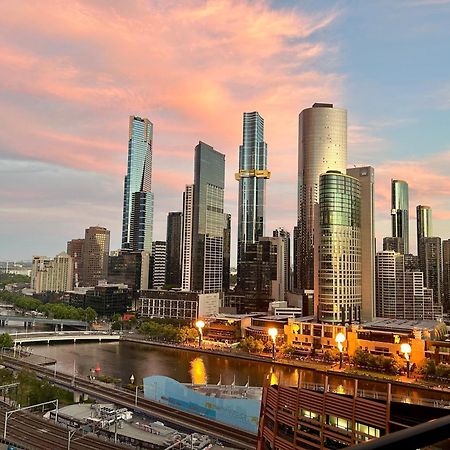 Aura2107, 2 Bedroom Apartment With Balcony, Stunning Yarra River And City Views Melbourne Dış mekan fotoğraf