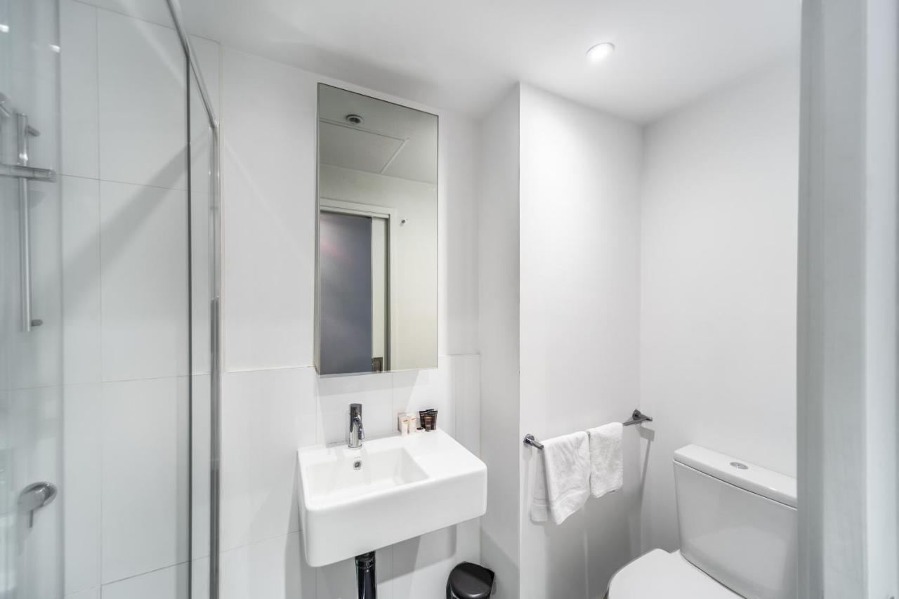 Aura2107, 2 Bedroom Apartment With Balcony, Stunning Yarra River And City Views Melbourne Dış mekan fotoğraf