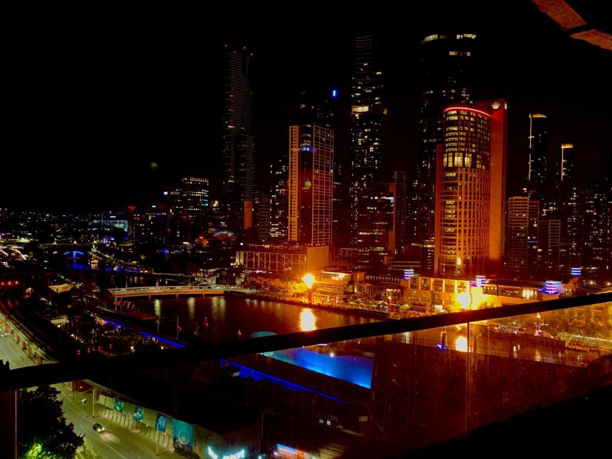Aura2107, 2 Bedroom Apartment With Balcony, Stunning Yarra River And City Views Melbourne Dış mekan fotoğraf