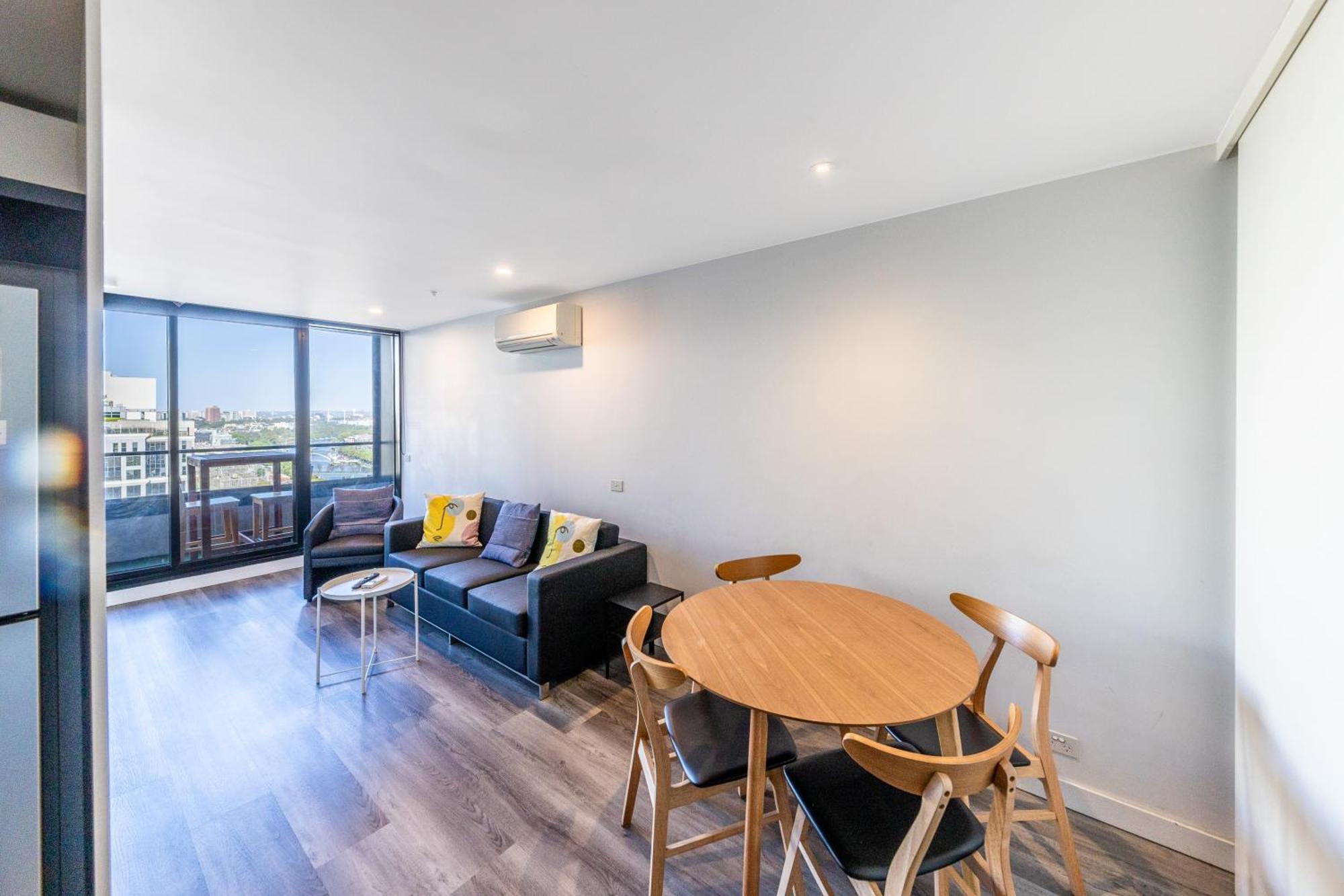 Aura2107, 2 Bedroom Apartment With Balcony, Stunning Yarra River And City Views Melbourne Dış mekan fotoğraf